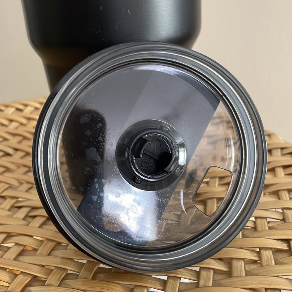 Older Stanley 20oz quencher tumbler black - Picture 10 of 11